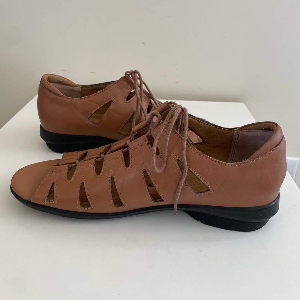 Array Women’s Brown Leather Gladiator Sandals Fla… - image 6